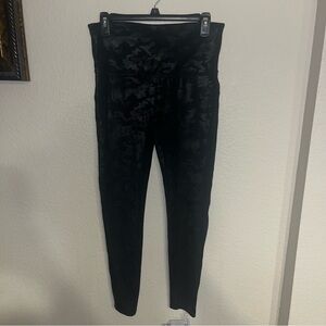 Spanx Faux Leather Black Camo Leggings Size XLarge